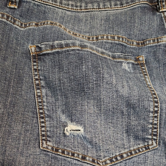 BERMUDAS LANE BRYANT SIZE 26 DEMIN SHORTS. - Picture 5 of 10